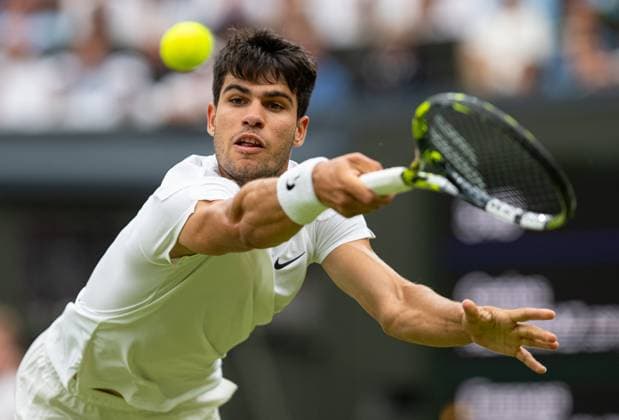 Tennis - Wimbledon Championship 2024 - Day 5 LONDON, ENGLAND - Friday, July 5, 2024: Carlos Alcaraz (ESP) during the Gentlemen s Singles 3rd Round match on Day Five of The Championships Wimbledon 2024 at the All England Lawn Tennis and Croquet Club. (Photo by Kirsten Holst Propaganda) LONDON All England Lawn Tennis and Croq GREATER LONDON ENGLAND  Copyright: xKirstenxHolstx 2024-07-05-028-Wimbledon_Day_5