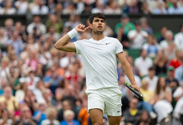 Sport Themen der Woche KW27 Sport Bilder des Tages Tennis - Wimbledon Championship 2024 - Day 5 LONDON, ENGLAND - Friday, July 5, 2024: Carlos Alcaraz (ESP) during the Gentlemen s Singles 3rd Round match on Day Five of The Championships Wimbledon 2024 at the All England Lawn Tennis and Croquet Club. (Photo by Kirsten Holst Propaganda) LONDON All England Lawn Tennis and Croq GREATER LONDON ENGLAND  Copyright: xKirstenxHolstx 2024-07-05-057-Wimbledon_Day_5
