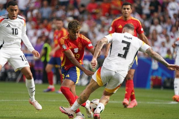 Nationalmannschaft, Fussball, UEFA Euro2024, EM 2024,Viertelfinale, Stuttgart , Spanien-Deutschland david raum,deutschland lamine yamal spanien