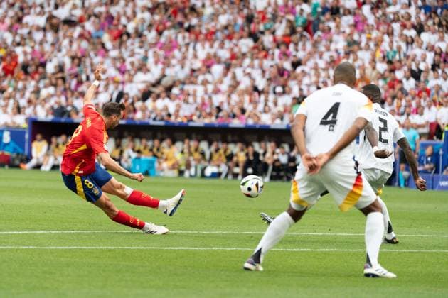 Fabian Ruiz (Spanien, 08) Torschuss, GER, Spanien (ESP) vs. Deutschland (GER), Fussball Europameisterschaft, UEFA EURO, EM, Europameisterschaft,Fussball 2024, Viertelfinale, 05.07.24, GER, Spanien (ESP) vs. Deutschland (GER), Fussball Europameisterschaft, UEFA EURO 2024, Viertelfinale, 05.07.24 Stuttgart Copyright: xEibner-Pressefoto WolfgangxFrankx EP_WFK