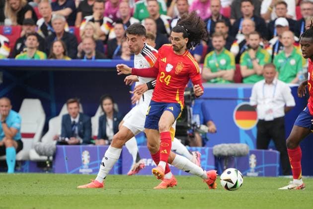 Zweikampf Marc Cucurella (Spanien Spain, 24) gegen Kai Havertz (Deutschland Germany, 07) - Stuttgart 05.07.2024: Deutschland vs. Spanien, EURO2024, Viertelfinale, M45, EM-Arena Stuttgart