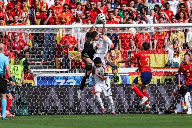 Fussball, UEFA EURO, EM, Europameisterschaft,Fussball 2024 Viertelfinale Spanien - Deutschland 05.07.2024, Stuttgart Arena Unai Simon (Spanien, 23) Ilkay Gündogan (Deutschland, 21) Kai Havertz (Deutschland, 7) Stuttgart Stuttgart Arena Baden-Württemberg Deutschland