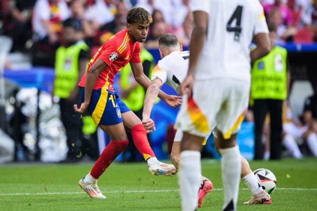 240705 Lamine Yamal of Spain during the UEFA EURO, EM, Europameisterschaft,Fussball 2024 Football Championship quarterfinal between Spain and Germany on July 5, 2024 in Stuttgart. Photo: Mathias Bergeld BILDBYRAN kod MB MB0942 fotboll football soccer fotball fotbolls-em europamästerskap em uefa euro uefa european football championship euro 2024 kvartsfinal quarterfinal quarterfinals spanien spain tyskland germany bbeng bbauto Copyright: MATHIASxBERGELD BB240705MB051
