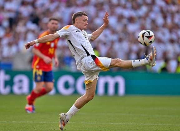 05.07.2024, Fussball UEFA EURO, EM, Europameisterschaft,Fussball 2024, Viertelfinale, Spanien - Deutschland, in der Stuttgart-Arena. Florian Wirtz (Deutschland) am Ball.