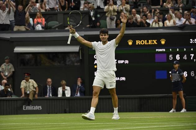 Tennis : Wimbledon 2024 - England - Carlos Alcaraz - Espagne Tennis : Wimbledon 2024 - England - 05 07 2024 ChrysleneCaillaud Panoramic 
