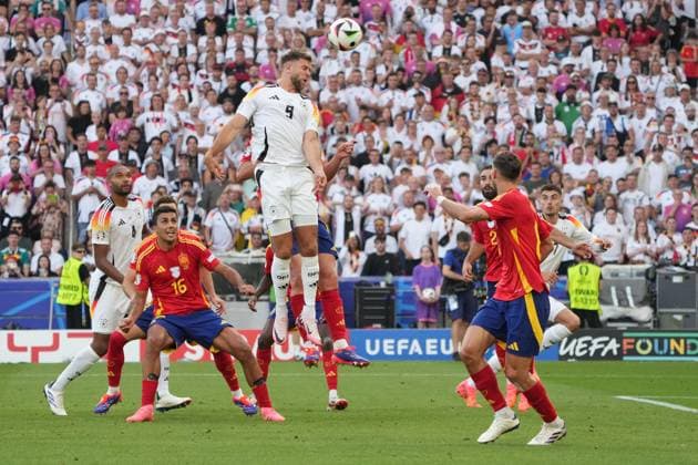 Kopfballchance Niclas Füllkrug (Deutschland Germany, 09) - Stuttgart 05.07.2024: Deutschland vs. Spanien, EURO2024, Viertelfinale, M45, EM-Arena Stuttgart