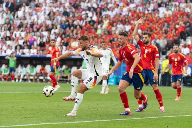 v.li. Niclas Fuellkrug (Deutschland 09), Aymeric Laporte (Spanien, 14), Nacho (Spanien, 04) GER, Spanien (ESP) vs. Deutschland (GER), Fussball Europameisterschaft, UEFA EURO, EM, Europameisterschaft,Fussball 2024, Viertelfinale, 05.07.24, GER, Spanien (ESP) vs. Deutschland (GER), Fussball Europameisterschaft, UEFA EURO 2024, Viertelfinale, 05.07.24 Stuttgart Copyright: xEibner-Pressefoto WolfgangxFrankx EP_WFK