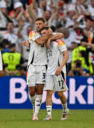 05.07.2024, Fussball UEFA EURO, EM, Europameisterschaft,Fussball 2024, Viertelfinale, Spanien - Deutschland, in der Stuttgart-Arena. Torjubel von Niclas Füllkrug (Deutschland) und Florian Wirtz (Deutschland)