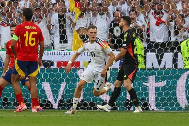 Torjubel von Florian Wirtz 17 (Deutschland) zum Ausgleich 1:1, Spanien vs. Deutschland, Fussball, UEFA EURO, EM, Europameisterschaft,Fussball 2024, Viertelfinale, 05.07.2024 Stuttgart Baden-Wuerttemberg Deutschland