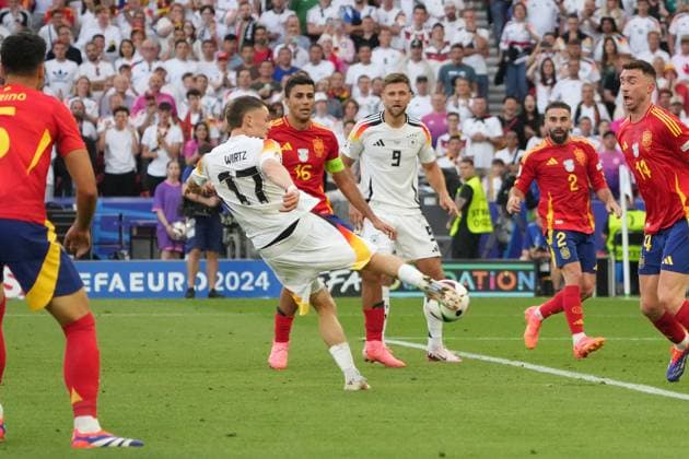 Florian Wirtz (Deutschland Germany, 17) erzielt das Tor zum 1:1 - Stuttgart 05.07.2024: Deutschland vs. Spanien, EURO2024, Viertelfinale, M45, EM-Arena Stuttgart