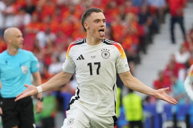 celebrate the goal, Torjubel zum 1:1 Florian Wirtz (Deutschland Germany, 17) - Stuttgart 05.07.2024: Deutschland vs. Spanien, EURO2024, Viertelfinale, M45, EM-Arena Stuttgart