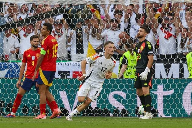 Torjubel von Florian Wirtz 17 (Deutschland) zum Ausgleich 1:1, Spanien vs. Deutschland, Fussball, UEFA EURO, EM, Europameisterschaft,Fussball 2024, Viertelfinale, 05.07.2024 Stuttgart Baden-Wuerttemberg Deutschland