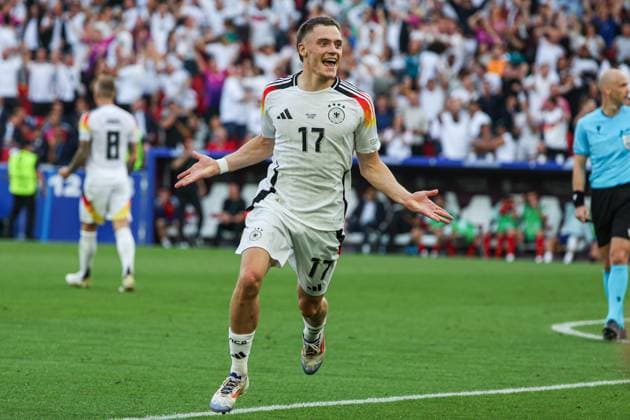 EM 2024: Spanien - Deutschland am 05.07.2024 in der Stuttgart Arena in Stuttgart Jubel, Torjubel, Torschuetze, Torschütze Florian Wirtz (Deutschland 17) jubelt nach seinem Tor zum 1 zu 1