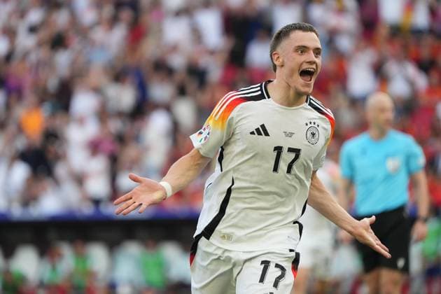 celebrate the goal, Torjubel zum 1:1 Florian Wirtz (Deutschland Germany, 17) - Stuttgart 05.07.2024: Deutschland vs. Spanien, EURO2024, Viertelfinale, M45, EM-Arena Stuttgart