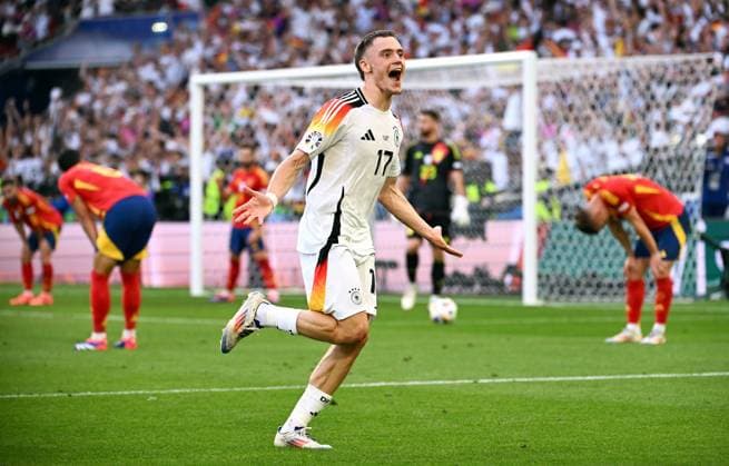 Fussball, Europameisterschaft, EURO 2024, Viertelfinale, MHP-Arena Stuttgart: Spanien Deutschland; Jubel Florian Wirtz (GER) nach seinem Tor zum 1:1. Jubel, Freude, Aktion.