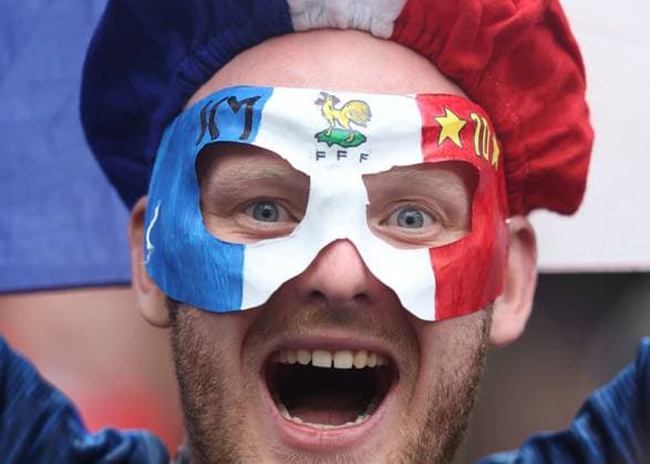 Hamburg, Germany, 5th July 2024. France fans enjoining the occasion before the UEFA European Championships Quarter Final match at Volksparkstadion, Hamburg. Picture credit should read: Paul Terry Sportimage EDITORIAL USE ONLY. No use with unauthorised audio, video, data, fixture lists, club league logos or live services. Online in-match use limited to 120 images, no video emulation. No use in betting, games or single club league player publications. SPI-3217-0016