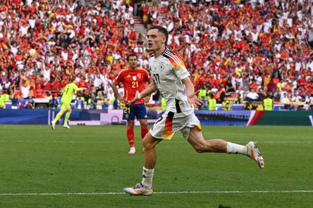 05.07.2024, xpsx, Fussball EM 2024 1 4 Finale, Deutschland - Spanien emspor, v.l. Florian Wirtz (Deutschland, 17) Jubel, Torjubel, jubelt ueber das Tor, celebrate the goal, celebration (DFL DFB REGULATIONS PROHIBIT ANY USE OF PHOTOGRAPHS as IMAGE SEQUENCES and or QUASI-VIDEO) Stuttgart