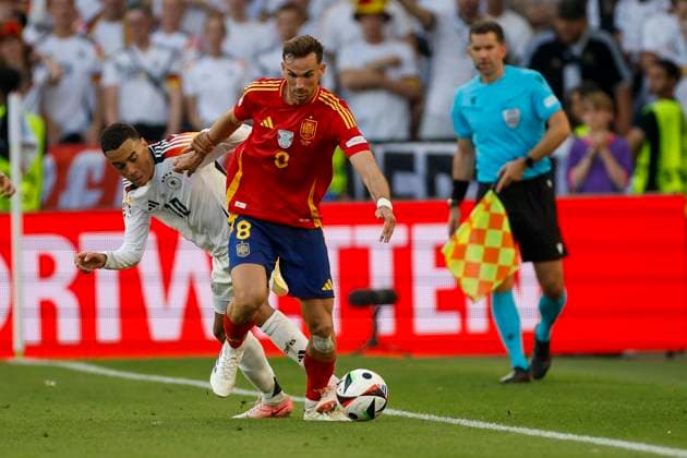 Spain s Fabian (2-L) in action against Germany s Jamal Musiala (L) during the UEFA EURO, EM, Europameisterschaft,Fussball 2024 s quarter-finals game between Spain and Germany at MHPArena stadium in Stuttgart, Germany, 05 July 2024. Spain vs. Germany !ACHTUNG: NUR REDAKTIONELLE NUTZUNG!  Copyright: xAlbertoxEstevezx GRAF2335 20240705-55014072225_1