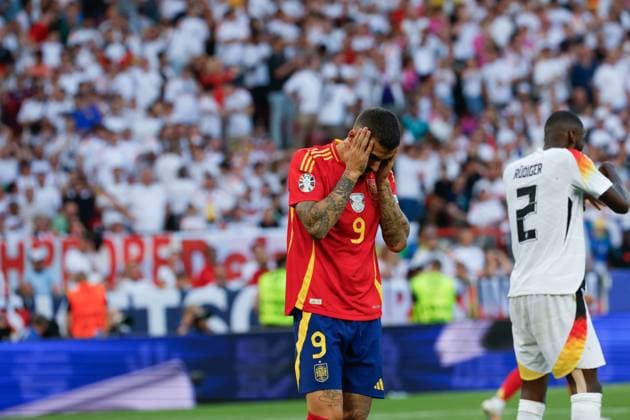 Spain s Joselu reacts during the UEFA EURO, EM, Europameisterschaft,Fussball 2024 s quarter-finals game between Spain and Germany at MHPArena stadium in Stuttgart, Germany, 05 July 2024. Spain vs. Germany !ACHTUNG: NUR REDAKTIONELLE NUTZUNG!  Copyright: xJ.JxGuillenx GRAF2337 20240705-55014072234_1