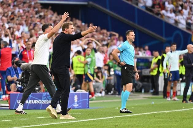 05.07.2024, xscotx, Fussball EM 2024 Viertelfinale, Spanien - Deutschland, emspor, v.l. Co Trainer Sandro Wagner (Deutsche Fussball Nationalmannschaft DFB) Trainer Julian Nagelsmann (Deutsche Fussball Nationalmannschaft DFB) Stuttgart