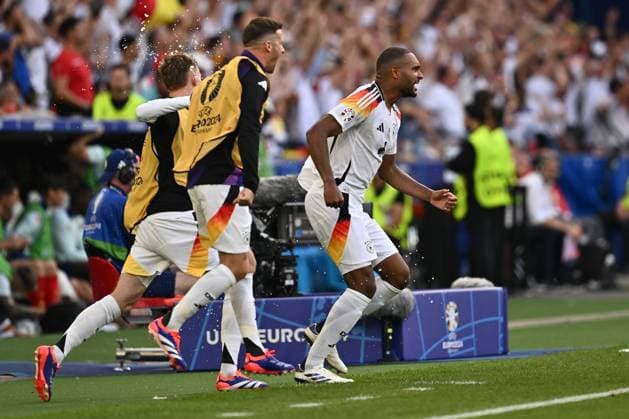 05.07.2024, xscotx, Fussball EM 2024 Viertelfinale, Spanien - Deutschland, emspor, v.l. Torjubel nach dem Tor zum celebrating the goal celebrate 1:1 durch Florian Wirtz (Deutsche Fussball Nationalmannschaft DFB) Stuttgart