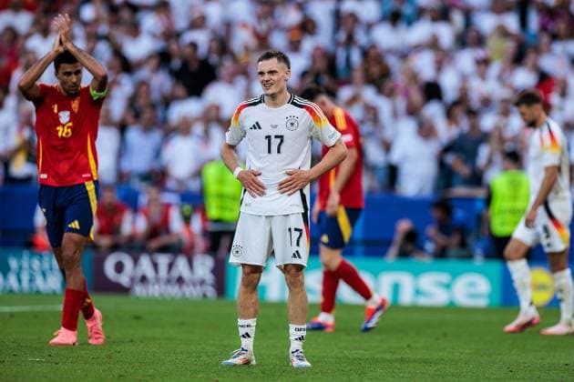 UEFA EURO, EM, Europameisterschaft,Fussball 2024: Spanien - Deutschland; 05.07.2024 Florian Wirtz (Deutschland, 17), Rodri (Spanien, 16) UEFA EURO 2024: Spanien - Deutschland; Stuttgart Arena, Stuttgart am 05.07.2024 Copyright: xBEAUTIFULxSPORTS Wunderlx
