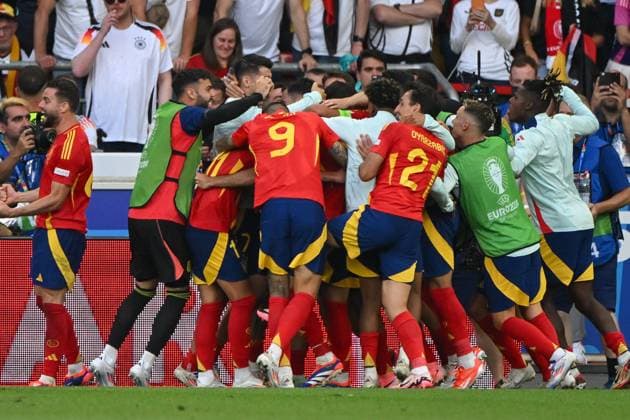 Fußball, Herren, Saison 2023 24, Euro EM 2024, Viertelfinale in Stuttgart, Spanien - Deutschland, Mikel Merino (Spanien) Torjubel, jubelt nach dem Tor zum 2:1 , 05.07. 2024, Copyright: xMatthiasxKochx