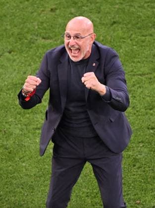 05.07.2024, xjhx, Fussball EM 2024 1 4 Finale, Deutschland - Spanien emspor, v.l. Trainer Head Coach Luis De LA Fuente (Spanien) jubeln jubelt nach Spielende celebrate at the end of the match. (DFL DFB REGULATIONS PROHIBIT ANY USE OF PHOTOGRAPHS as IMAGE SEQUENCES and or QUASI-VIDEO) Stuttgart