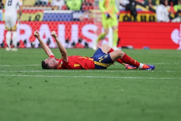 Fussball, UEFA EURO, EM, Europameisterschaft,Fussball 2024 Viertelfinale Spanien - Deutschland 05.07.2024, Stuttgart Arena Torjubel Spanien nach dem Tor in der Verlängerung zum 2-1 die Spieler freuen sich Stuttgart Stuttgart Arena Baden-Württemberg Deutschland
