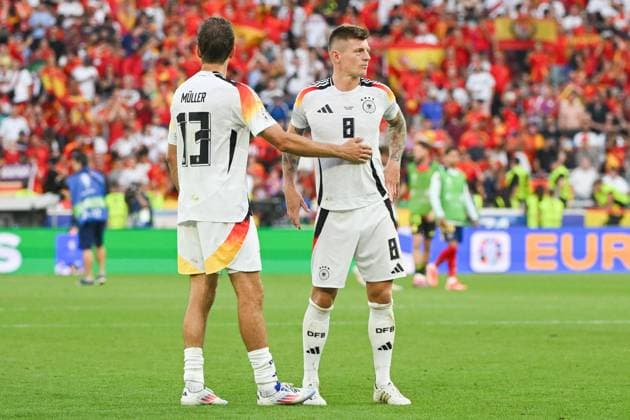 Fußball, Herren, Saison 2023 24, Euro EM 2024, Viertelfinale in Stuttgart, Spanien - Deutschland, Thomas Müller Mueller (Deutschland) und Toni Kroos (Deutschland) , 05.07. 2024, Copyright: xMatthiasxKochx