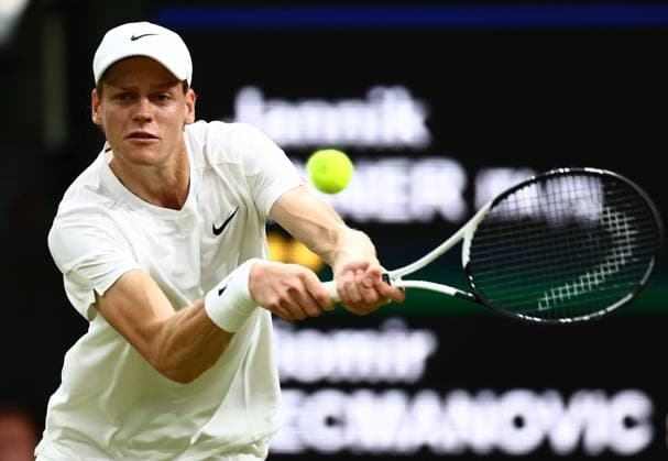 Sport Bilder des Tages Jannik Sinner during his third round match Wimbledon Tennis Championships, Day 5, The All England Lawn Tennis and Croquet Club, London, UK - 05 Jul 2024  Copyright: xJamesxMarsh Shutterstockx 14571051gr