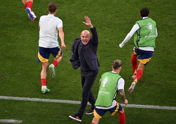 05.07.2024, xjhx, Fussball EM 2024 1 4 Finale, Deutschland - Spanien emspor, v.l. Trainer Head Coach Luis De LA Fuente (Spanien) jubeln jubelt nach Spielende celebrate at the end of the match. (DFL DFB REGULATIONS PROHIBIT ANY USE OF PHOTOGRAPHS as IMAGE SEQUENCES and or QUASI-VIDEO) Stuttgart