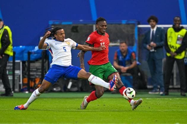 EM 2024: Portugal - Frankreich am 05.07.2024 im Volksparkstadion in Hamburg Jules KoundÃ 5 of France and William Saliba 17 of France