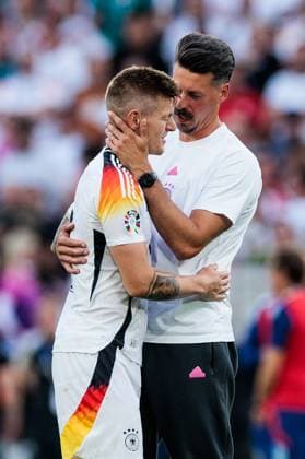 UEFA EURO, EM, Europameisterschaft,Fussball 2024: Spanien - Deutschland; 05.07.2024 Toni Kroos (Deutschland, 8), Sandro Wagner (Co-Trainer Deutschland) UEFA EURO 2024: Spanien - Deutschland; Stuttgart Arena, Stuttgart am 05.07.2024 Copyright: xBEAUTIFULxSPORTS Wunderlx