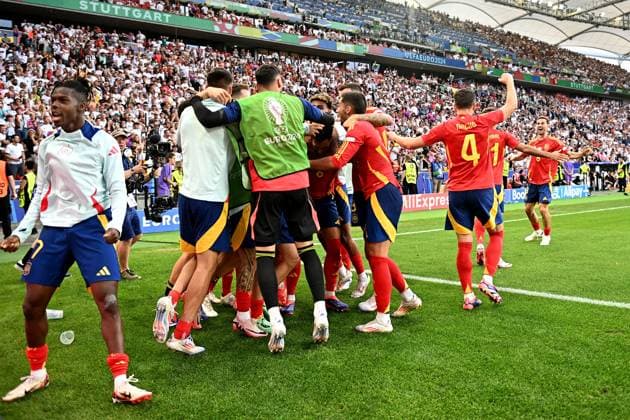 05.07.2024, xscotx, Fussball EM 2024 Viertelfinale, Spanien - Deutschland, emspor, v.l. Torjubel nach dem Tor zum celebrating the goal celebrate 2:1 durch Mikel Merino Zazon (Spanien) Stuttgart