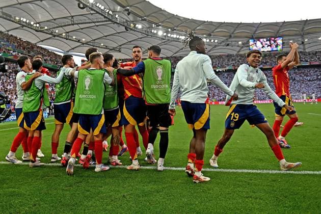 05.07.2024, xscotx, Fussball EM 2024 Viertelfinale, Spanien - Deutschland, emspor, v.l. Torjubel nach dem Tor zum celebrating the goal celebrate 2:1 durch Mikel Merino Zazon (Spanien) Stuttgart