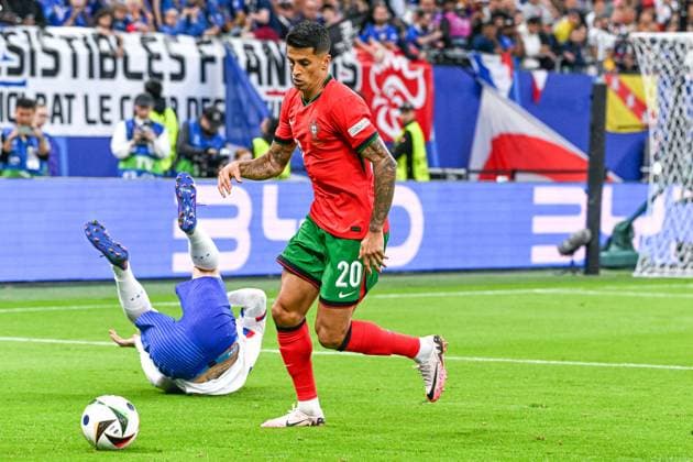 240705 EURO2024 FRANCE VS PORTUGAL Joao Cancelo (20) of Portugal during a soccer game between the national teams of France, called les Bleus and Portugal in a Quarter Final knock out game of the UEFA EURO, EM, Europameisterschaft,Fussball 2024 tournament , on Friday 5 July 2024 in Hamburg , Germany . photo sportpix Stijn Audooren Hamburg Volksparkstadion Germany  Copyright: xSportpix.bex xStijnxAudoorenxStijnxAudoorenx