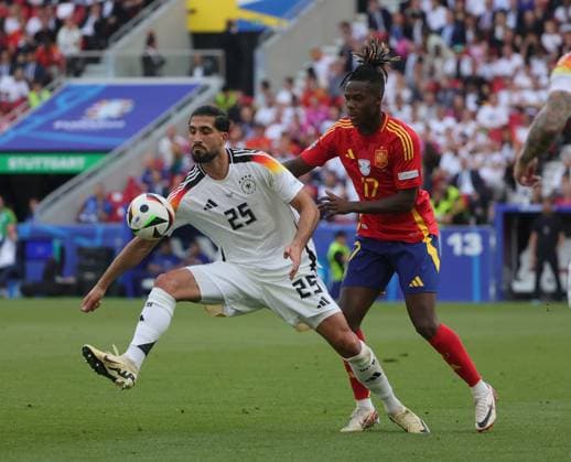 05.07..2024, Fussball Europameisterschaft, Deutschland Viertelfinale, vs Spanien, Stuttgart Football Arena, im Bild: Eure Can (Deutschland) vs Nico Williams (Spanien)