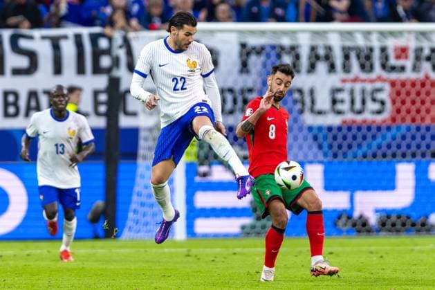 Portugal v France: Quarter-Final - UEFA EURO, EM, Europameisterschaft,Fussball 2024 Theo Hernandez, Bruno Fernandes are playing during the UEFA Euro 2024 Quarter-Final match between Portugal v France, at the stadium in Hamburg, Germany, on July 5, 2024. Hamburg Germany  Copyright: xAndrzejxIwanczukx originalFilename:iwanczuk-portugal240705_npaAW.jpg