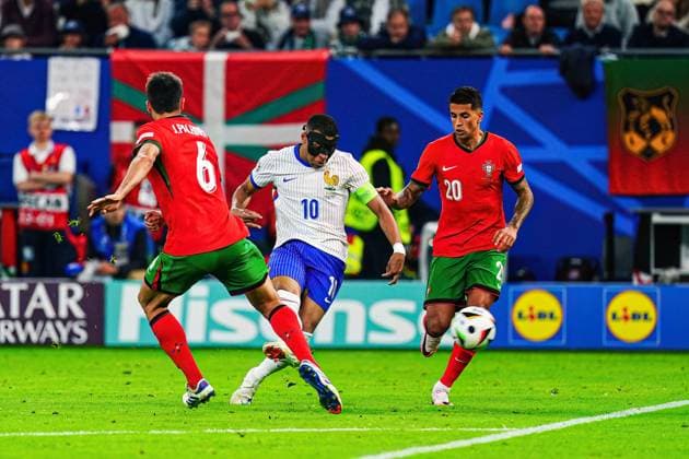 Torschuss Torchance Kylian Mbappe (Frankreich, 10) GER, Portugal vs. Frankreich, Fussball Europameisterschaft, UEFA EURO, EM, Europameisterschaft,Fussball 2024, Viertelfinale, 05.07.2024 GER, Portugal vs. Frankreich, Fussball Europameisterschaft, UEFA Euro 2024, Viertelfinale, 05.07.2024 Hamburg Copyright: xEibner-Pressefoto MarcelxvonxFehrnx EP_MFN