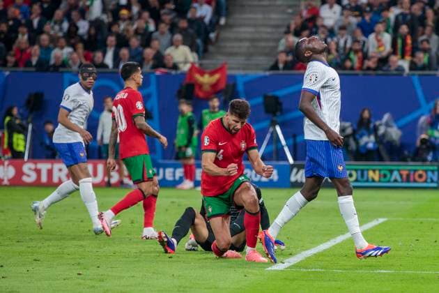 UEFA EURO, EM, Europameisterschaft,Fussball 2024: Portugal - Frankreich; 05.07.2024 Randal Kolo Muani (Frankreich, 12) hadert mit seiner vergebenen Chance. UEFA EURO 2024: Viertelfinale: Portugal - Frankreich; Volksparkstadion Hamburg, Hamburg am 05.07.2024 Copyright: xBEAUTIFULxSPORTS Meuselx