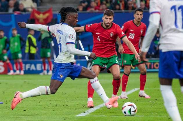 UEFA EURO, EM, Europameisterschaft,Fussball 2024: Portugal - Frankreich; 05.07.2024 Eduardo Camavinga (Frankreich, 6) mit einer Chance. UEFA EURO 2024: Viertelfinale: Portugal - Frankreich; Volksparkstadion Hamburg, Hamburg am 05.07.2024 Copyright: xBEAUTIFULxSPORTS Meuselx