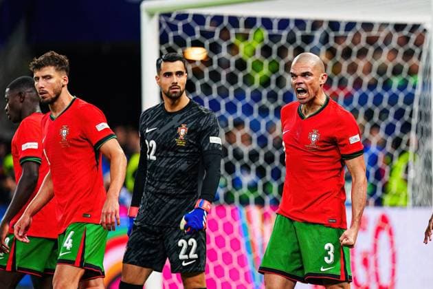 Jubel Pepe (Portugal, 03) nach abgewaehrten Ball GER, Portugal vs. Frankreich, Fussball Europameisterschaft, UEFA EURO, EM, Europameisterschaft,Fussball 2024, Viertelfinale, 05.07.2024 GER, Portugal vs. Frankreich, Fussball Europameisterschaft, UEFA Euro 2024, Viertelfinale, 05.07.2024 Hamburg Copyright: xEibner-Pressefoto MarcelxvonxFehrnx EP_MFN