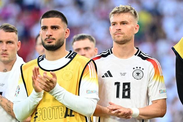05.07.2024, xjrdrx, Fussball EM 2024 1 4 Finale, Deutschland - Spanien emspor, v.l. traurig, enttäuscht, frustriert, niedergeschlagen Deniz Undav (Deutsche Fussball Nationalmanschaft DFB) Maximilian Mittelstädt (Deutsche Fussball Nationalmannschaft DFB) (DFL DFB REGULATIONS PROHIBIT ANY USE OF PHOTOGRAPHS as IMAGE SEQUENCES and or QUASI-VIDEO) Stuttgart