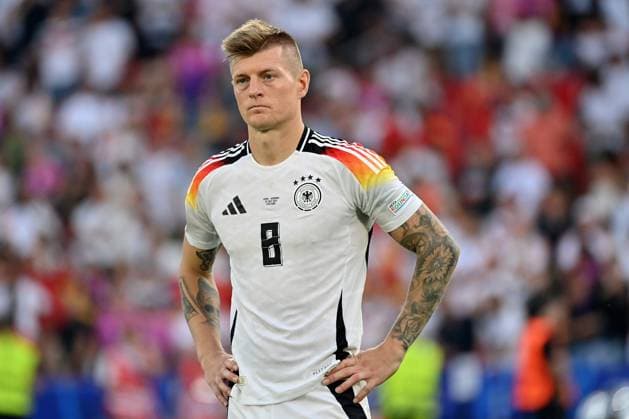 05.07.2024, xjrdrx, Fussball EM 2024 1 4 Finale, Deutschland - Spanien emspor, v.l. traurig, enttäuscht, frustriert, niedergeschlagen Toni Kroos (Deutsche Fussball Nationalmannschaft DFB) (DFL DFB REGULATIONS PROHIBIT ANY USE OF PHOTOGRAPHS as IMAGE SEQUENCES and or QUASI-VIDEO) Stuttgart