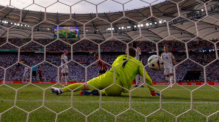 05.07.2024, Fussball UEFA EURO, EM, Europameisterschaft,Fussball 2024, Viertelfinale, Spanien - Deutschland, in der Stuttgart-Arena. Torwart Manuel Neuer (Deutschland) nach dem Gegentor zum 0:1.