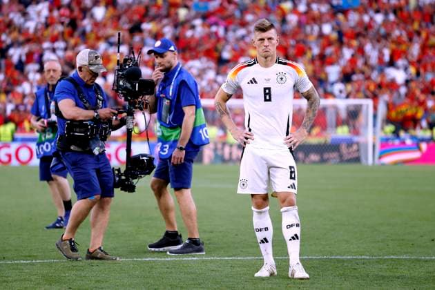 KROOS Toni Team Deutschland nach seinem letztem Spiel UEFA Fussball EURO 2024 in Deutschland Viertelfinale Spanien - Deutschland 2 : 1 am 05.07.2024 in Stuttgart DFL REGULATIONS PROHIBIT ANY USE OF PHOTOGRAPHS as IMAGE SEQUENCES and or QUASI-VIDEO Copyright: xLacixPerenyix