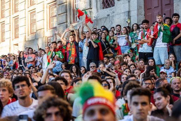 July 5, 2024, Porto, Portugal: Portugal football fans watch the Portugal vs France match on a giant outdoor screen at Amor de Perdicao square in Porto downtown. France wins in penalty shootout, advances to semifinals. Porto Portugal - ZUMAs197 20240705_aaa_s197_298 Copyright: xDiogoxBaptistax