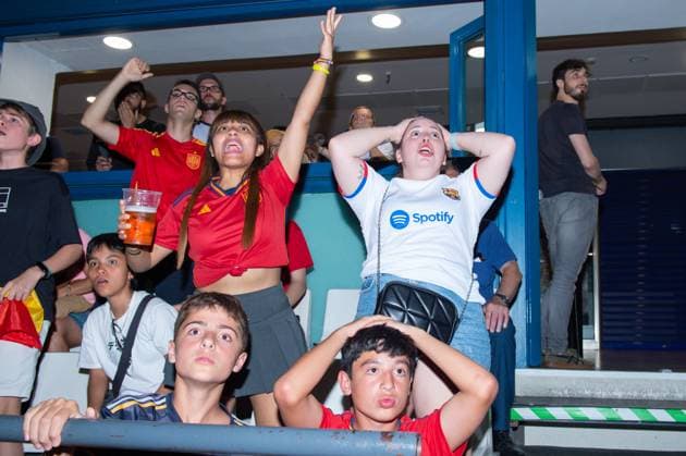 (240706) -- MADRID, July 6, 2024 -- Fans of Spain react as they watch a live broadcast of the UEFA EURO, EM, Europameisterschaft,Fussball 2024 quarter-final match between Spain and Germany at the Ice Palace in Madrid, Spain on July 5, 2024. (Photo by Xinhua) (SP)SPAIN-MADRID-FOOTBALL-EURO 2024-SPAIN VS GERMANY-FANS GustavoxValiente 