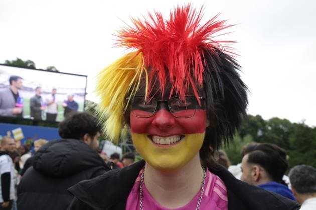 27.06.2024 Dortmund, Viertelfinale EURO24 Public Viewing im Westfalenpark. Deutschland gegen Spanien geht 2 : 1 nach Verlängerung aus. Jubel und Enttäuschung liegen bei den Fans während des Spiels nah beieinander. Die deutsche Mannschaft scheidet aus dem Turnier aus.
